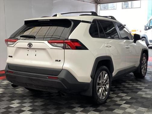 2022 Toyota RAV4 XLE Premium