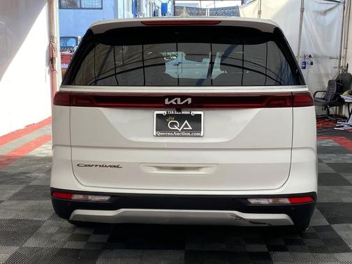 2022 Kia Carnival LX