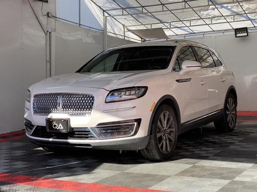 2019 Lincoln Nautilus Select