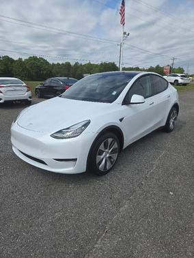 White 2023 Tesla Model Y Long Range