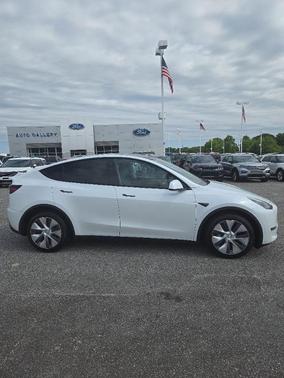 White 2023 Tesla Model Y Long Range