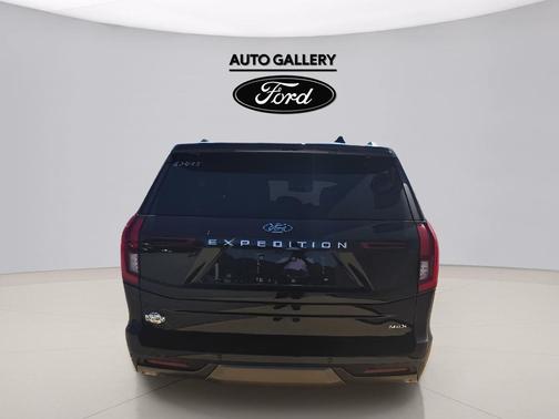 Agate Black Metallic 2026 Ford Expedition Max King Ranch