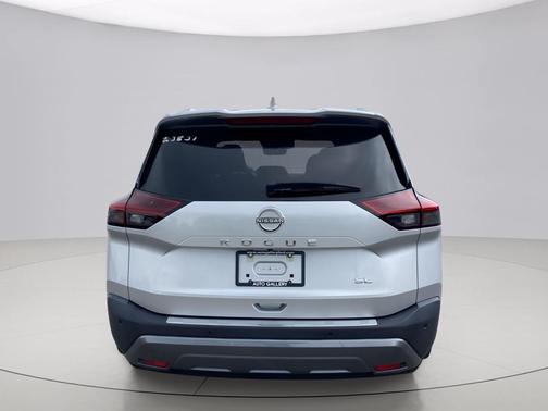 Brilliant Silver Metallic 2023 Nissan Rogue SL