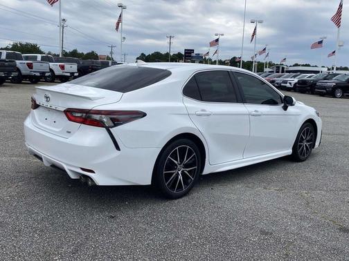Ice 2024 Toyota Camry SE