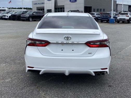 Ice 2024 Toyota Camry SE