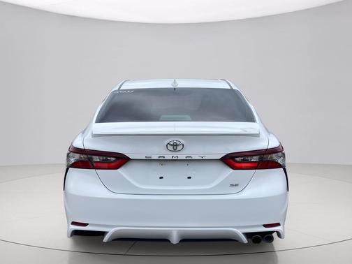 Ice 2024 Toyota Camry SE