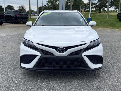 Ice 2024 Toyota Camry SE