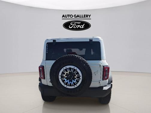 Wimbledon White 2026 Ford Bronco Outer Banks