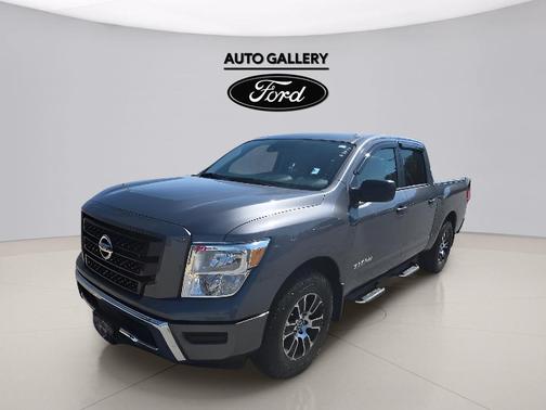 Gun Metallic 2022 Nissan Titan SV