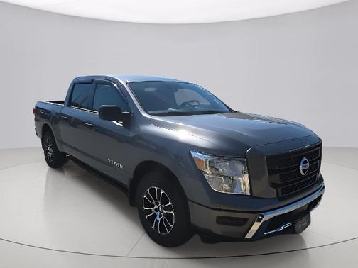 Gun Metallic 2022 Nissan Titan SV