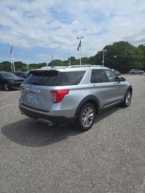Silver Metallic 2023 Ford Explorer Limited
