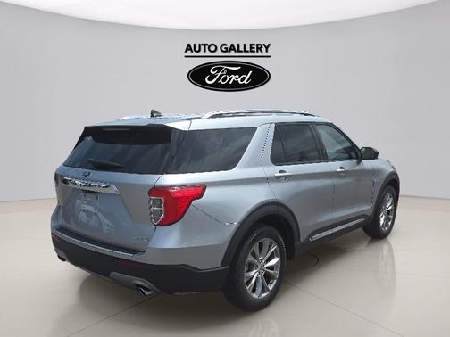 Silver Metallic 2023 Ford Explorer Limited