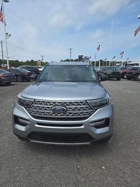 Silver Metallic 2023 Ford Explorer Limited