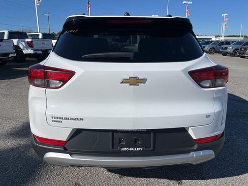 Summit White 2025 Chevrolet Trailblazer LT