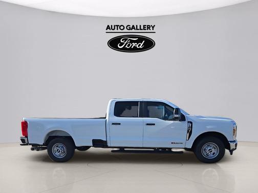 Oxford White 2026 Ford F-350 XL