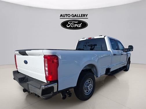 Oxford White 2026 Ford F-350 XL