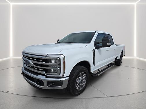 Oxford White 2026 Ford F-250 Lariat