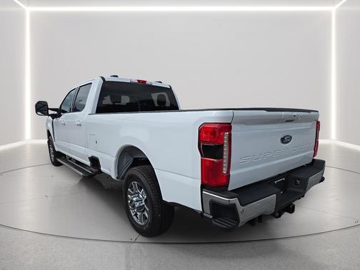 Oxford White 2026 Ford F-250 Lariat