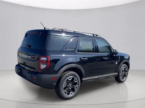 Shadow Black 2026 Ford Bronco Sport Outer Banks