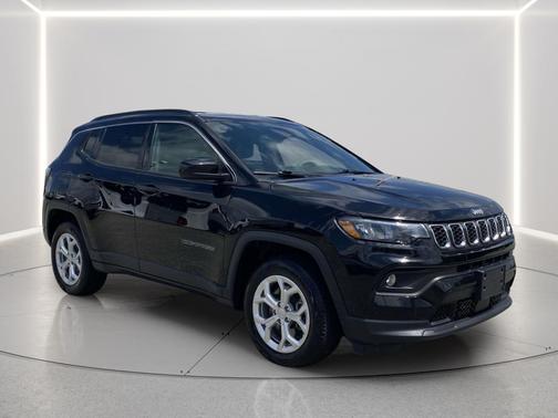 Diamond Black 2024 Jeep Compass Latitude