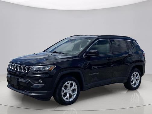 Diamond Black 2024 Jeep Compass Latitude