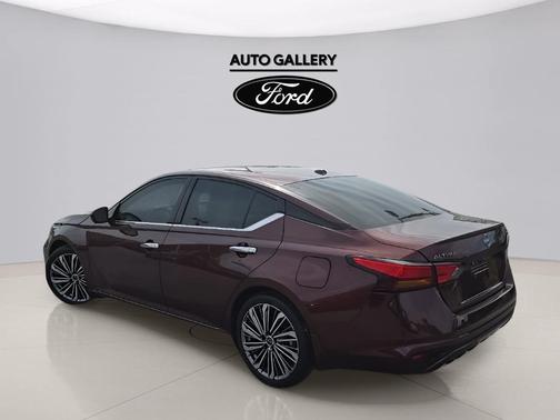 Garnet Pearl Me 2024 Nissan Altima 2.5 SL