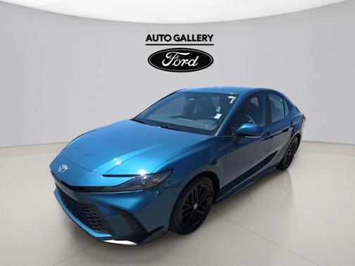 Ocean 2025 Toyota Camry SE