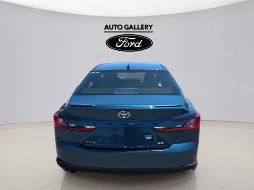 Ocean 2025 Toyota Camry SE