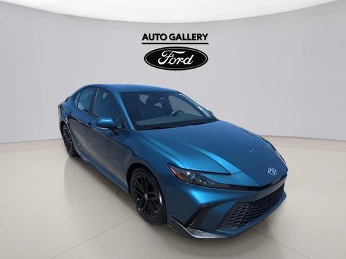 Ocean 2025 Toyota Camry SE