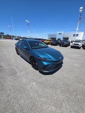 Ocean 2025 Toyota Camry SE