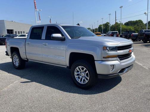 Silver Ice Metallic 2018 Chevrolet Silverado 1500 LT