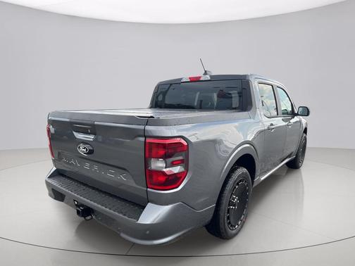 Gray Metallic 2025 Ford Maverick Lobo Standard