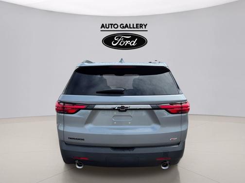 Sterling Gray Metallic 2023 Chevrolet Traverse RS