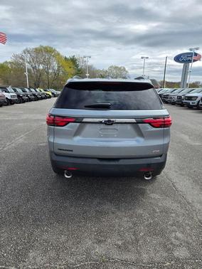 Sterling Gray Metallic 2023 Chevrolet Traverse RS