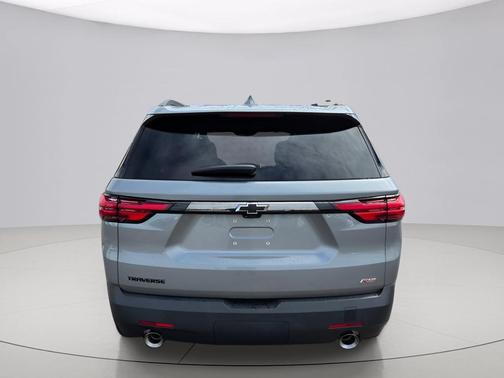 Sterling Gray Metallic 2023 Chevrolet Traverse RS
