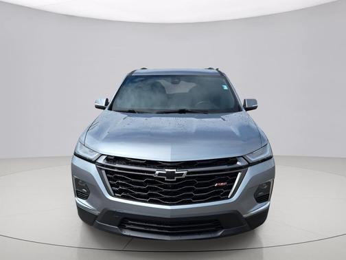 Sterling Gray Metallic 2023 Chevrolet Traverse RS