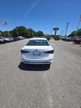 Cloud White 2025 Nissan Sentra SV