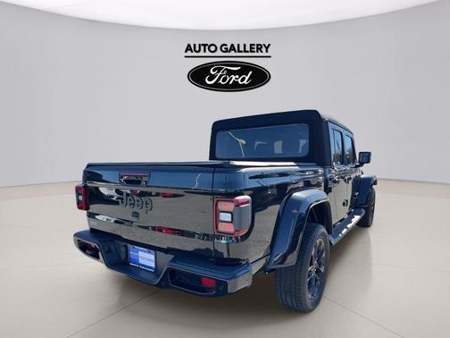Black Clearcoat 2023 Jeep Gladiator Overland