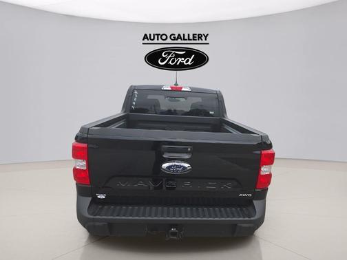 Shadow Black 2024 Ford Maverick Lariat