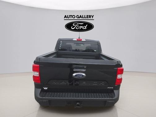 Shadow Black 2024 Ford Maverick Lariat