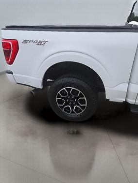 Oxford White 2022 Ford F-150 XLT