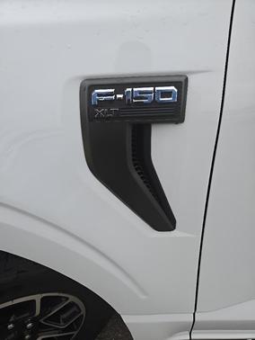 Oxford White 2022 Ford F-150 XLT