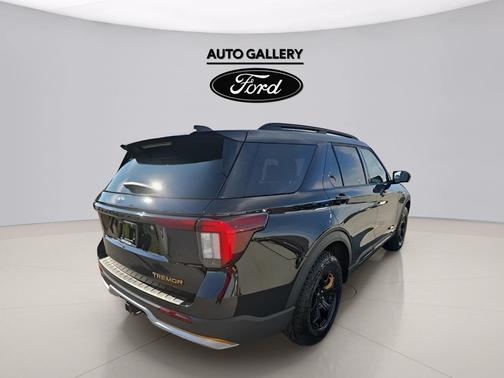 Agate Black Metallic 2026 Ford Explorer Tremor