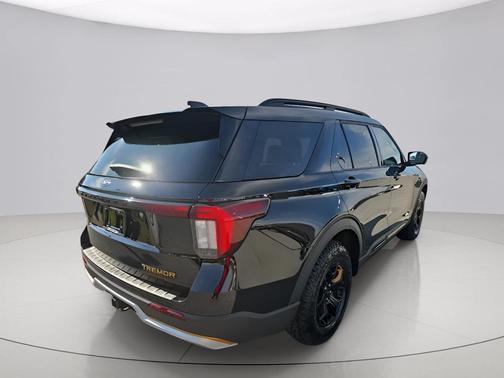 Agate Black Metallic 2026 Ford Explorer Tremor