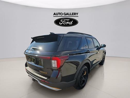 Agate Black Metallic 2026 Ford Explorer Tremor