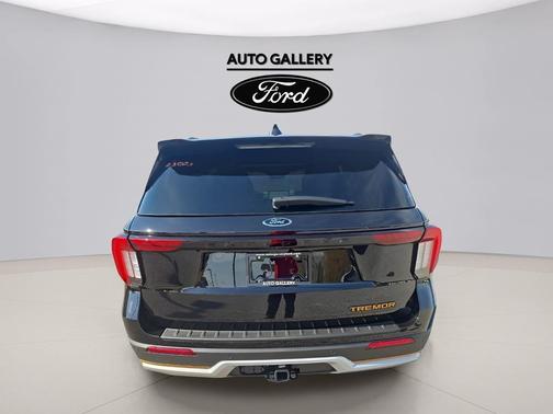 Agate Black Metallic 2026 Ford Explorer Tremor