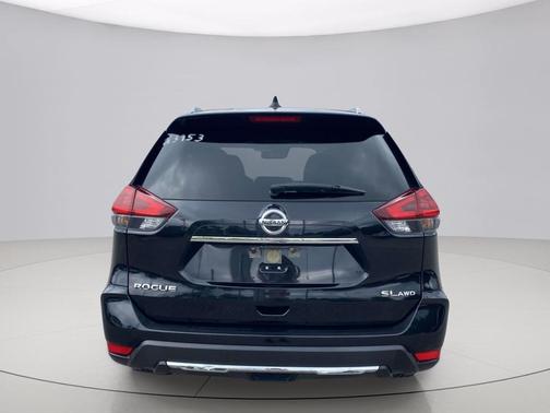 Magnetic Black 2018 Nissan Rogue SL