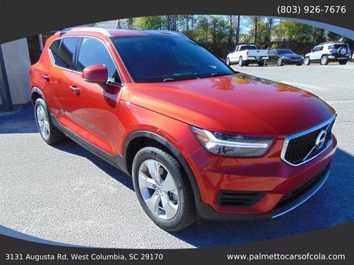 2022 Volvo XC40 T4 Momentum