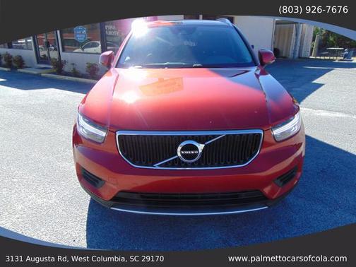 2022 Volvo XC40 T4 Momentum