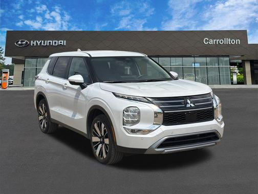 White 2025 Mitsubishi Outlander SE